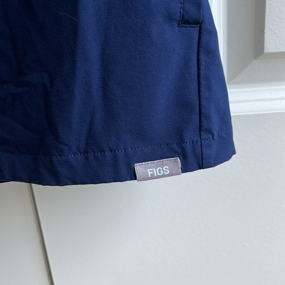 Figs Technical Collection Scrub Top - Picture 2 of 4